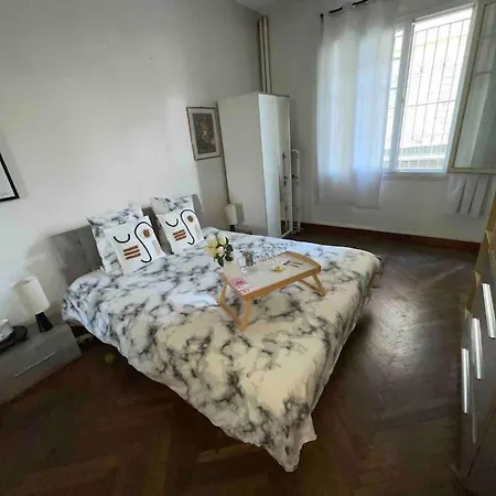 Cosy 5min Gare Apartment